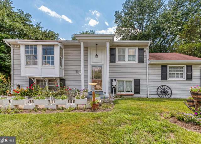 Property at 1446 California St, Woodbridge, VA 22191, 4 beds, 2 baths