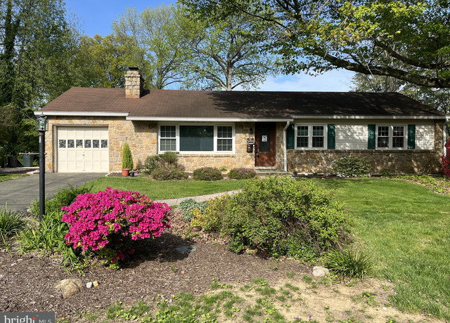 Property at 124 Wynnwood Dr, Wilmimgton, DE 19810, 3 beds, 2 baths