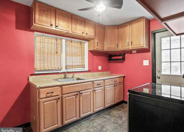 Property at 431 Williams St, Cumberland, MD 21502, 2 beds, 2 baths