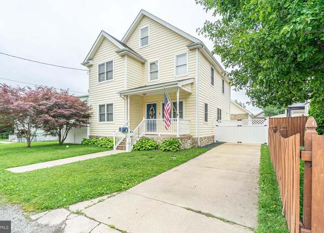 Property at 4 Helena Ave, Baltimore, MD 21221, 4 beds, 2.5 baths