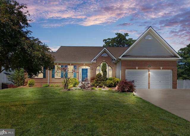 Property at 5002 Patuxent Riding Ln, Bowie, MD 20715, 3 beds, 3 baths