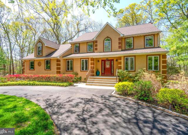 Property at 5 Castle Rd, Shamong, NJ 08088, 4 beds, 2.5 baths