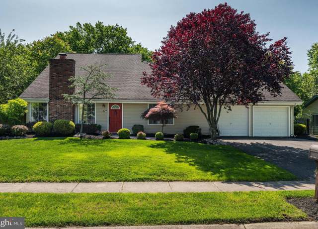 Property at 6 Heather Dr, Marlton, NJ 08053, 4 beds, 3 baths