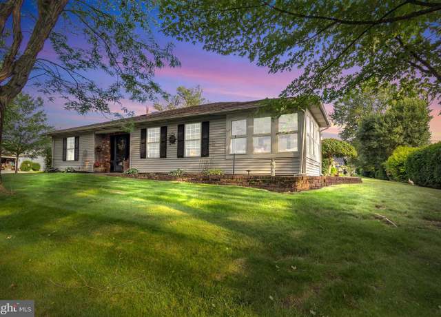 Property at 1 Willowwood Ct, Columbus, NJ 08022, 2 beds, 2 baths