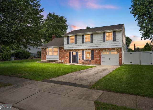 Property at 98 Knollwood Dr, Cherry Hill, NJ 08002, 4 beds, 2.5 baths