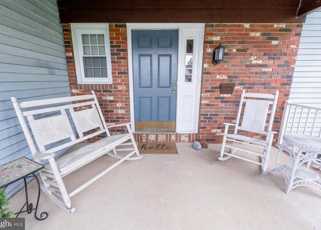 Property at 15 Stratton Dr, Hamilton, NJ 08690, 3 beds, 1.5 baths