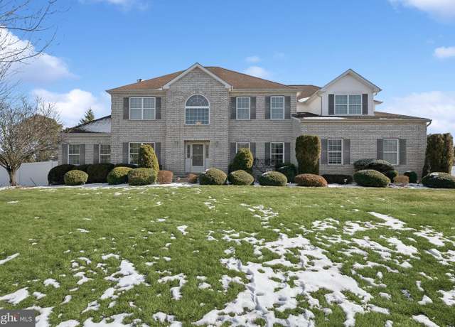 Property at 36 Imperial Ct, Monroe Township, NJ 08831, 5 beds, 3 baths