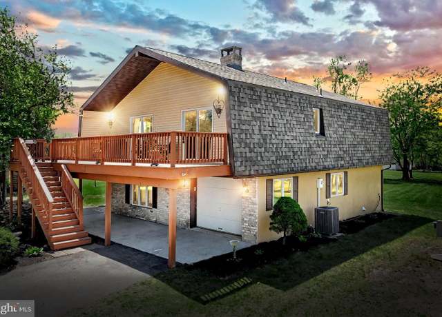 Property at 7 Hill Dr, East Berlin, PA 17316, 3 beds, 3 baths