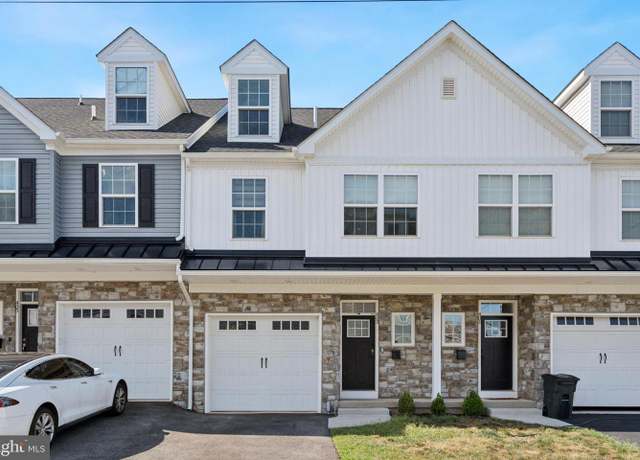 Property at 403 Hurst St, Bridgeport, PA 19405, 3 beds, 2.5 baths