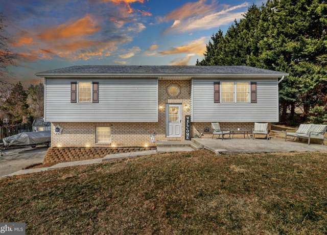 Property at 7163 Hershey Rd, Spring Grove, PA 17362, 3 beds, 2.5 baths