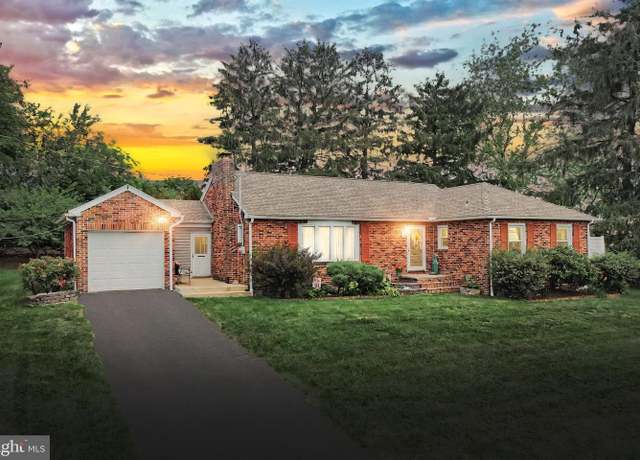 Property at 24 Adams St, Windsor, PA 17366, 3 beds, 1 bath