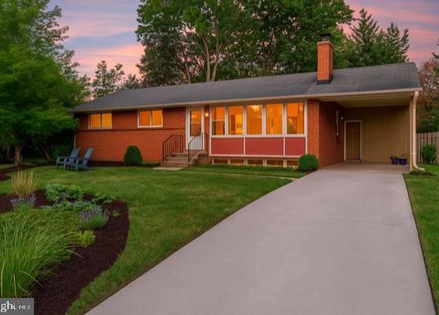 Property at 1010 Croton Dr, Alexandria, VA 22308, 3 beds, 2.5 baths