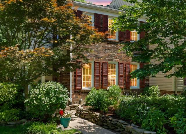 Property at 2150 Greenkeepers Ct, Reston, VA 20191, 3 beds, 3.5 baths
