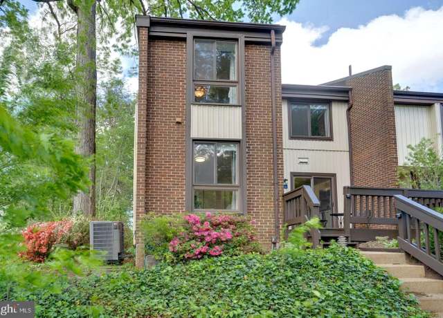 Property at 2101 Colts Neck Ct, Reston, VA 20191, 4 beds, 3 baths