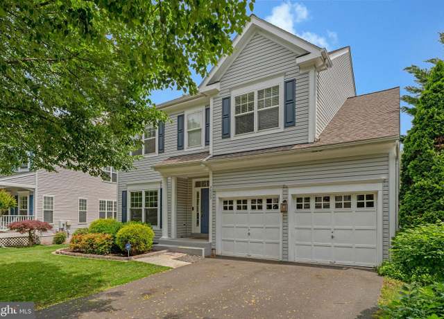 Property at 26222 Ocala Cir, Chantilly, VA 20152, 5 beds, 3.5 baths