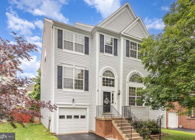 Property at 9116 Mineola Ct, Manassas, VA 20111, 4 beds, 3.5 baths