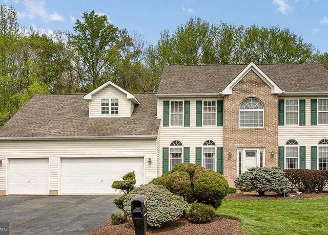 Property at 5 Keeneland Ct, Bear, DE 19701, 3 beds, 3 baths