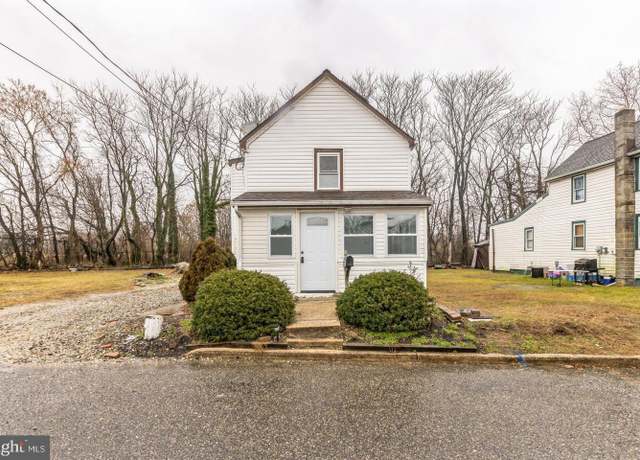 Property at 135 Water St, Swedesboro, NJ 08085, 3 beds, 1 bath