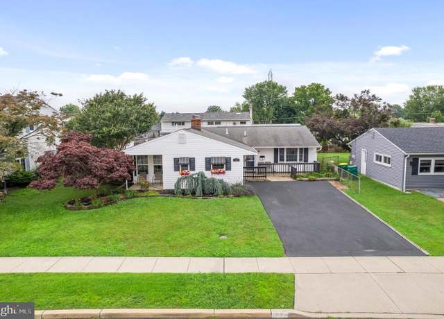 Property at 73 Elm Ln, Levittown, PA 19054, 4 beds, 2 baths