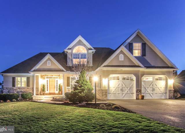 Property at 211 Evergreen Dr, Boiling Springs, PA 17007, 5 beds, 3.5 baths