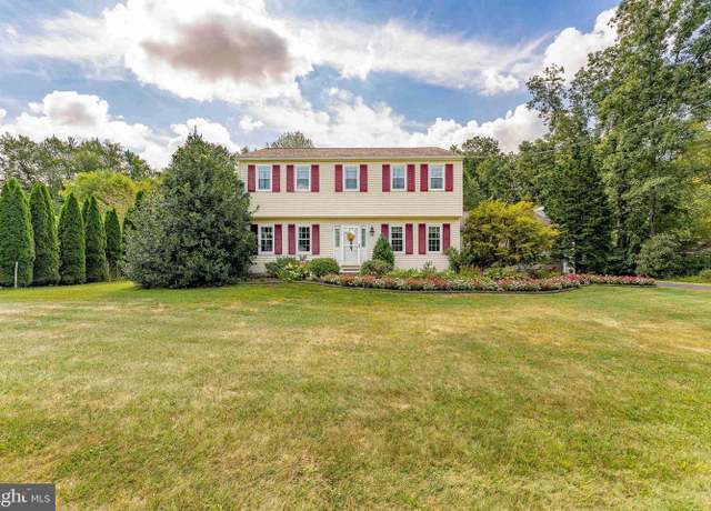 Property at 1406 Heather Ln, West Chester, PA 19380, 4 beds, 2.5 baths