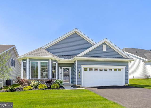 Property at 904 Founders Way, East Petersburg, PA 17520, 2 beds, 2 baths