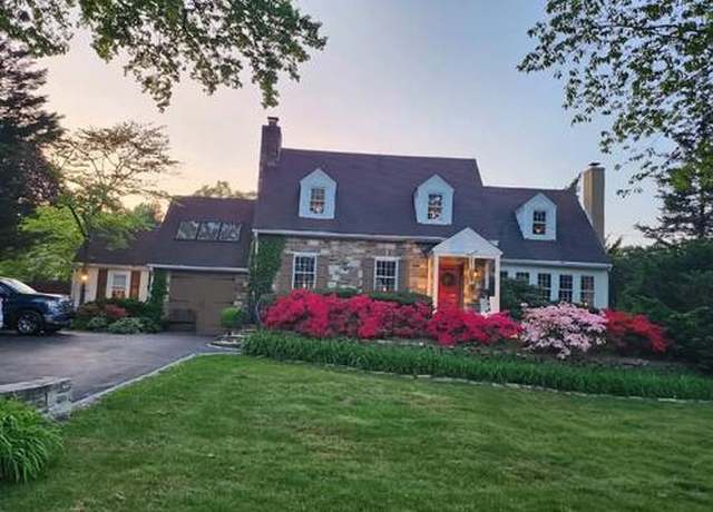 Property at 100 Overhill Ave, Philadelphia, PA 19116, 4 beds, 2.5 baths