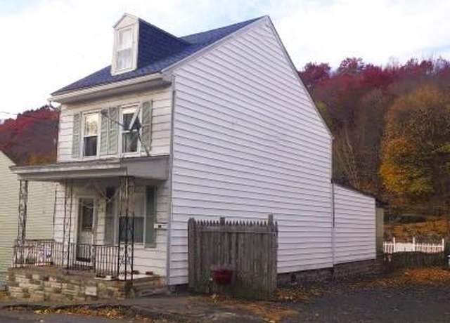 Property at 125 W Washington St, Shenandoah, PA 17976, 2 beds, 1.5 baths