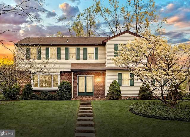 Property at 4100 Camberlay Dr, York, PA 17402, 4 beds, 3.5 baths