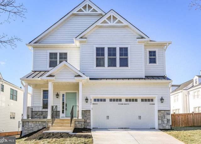 Property at 822 Moncure St, Fredericksburg, VA 22401, 4 beds, 4 baths