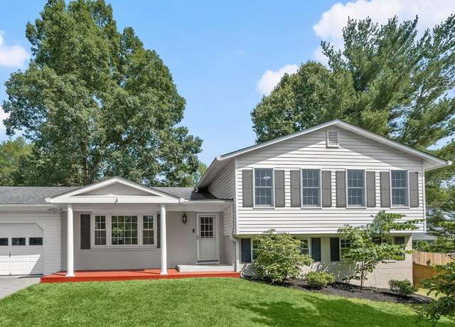 Property at 25109 Hickory Ridge Ln, Gaithersburg, MD 20882, 5 beds, 2.5 baths