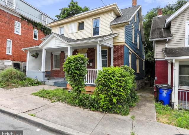 Property at 39 Charles St, Hagerstown, MD 21740, 3 beds, 1 bath