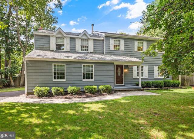 Property at 12 Foxwood Ln, Medford, NJ 08055, 4 beds, 2.5 baths