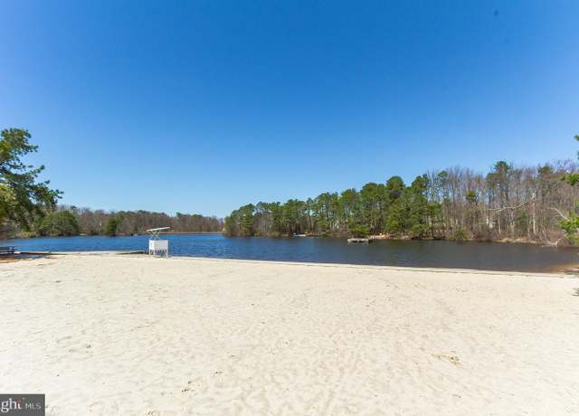 Property at 12 Foxwood Ln, Medford, NJ 08055, 4 beds, 2.5 baths