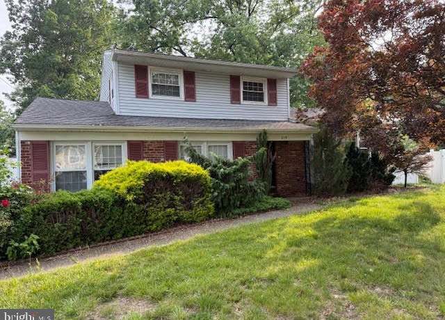 Property at 210 Lawnton Ave, Woodbury, NJ 08096, 5 beds, 3.5 baths