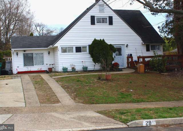 Property at 28 Rainbow Ln, Levittown, PA 19055, 2 beds, 1 bath