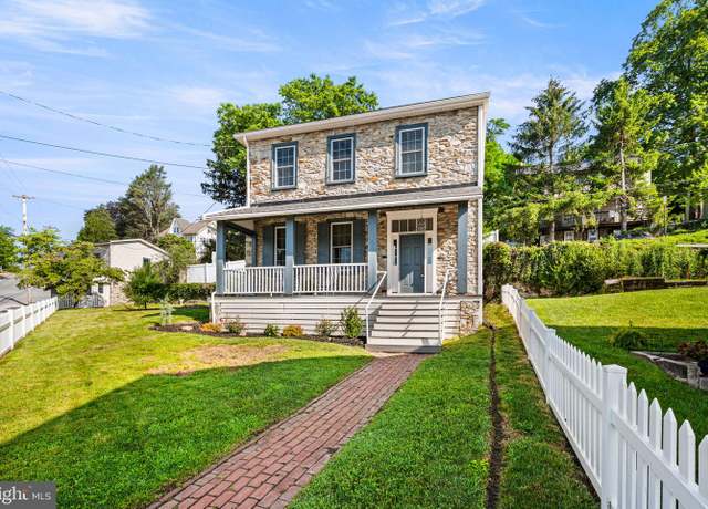 Property at 311 Strasburg Ave, Parkesburg, PA 19365, 3 beds, 1.5 baths