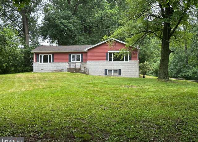 Property at 4031 Snavely Rd, Elizabethtown, PA 17022, 3 beds, 2 baths
