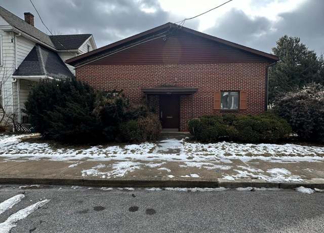 Property at 482 E Washington St, Chambersburg, PA 17201, 5 beds, 3 baths