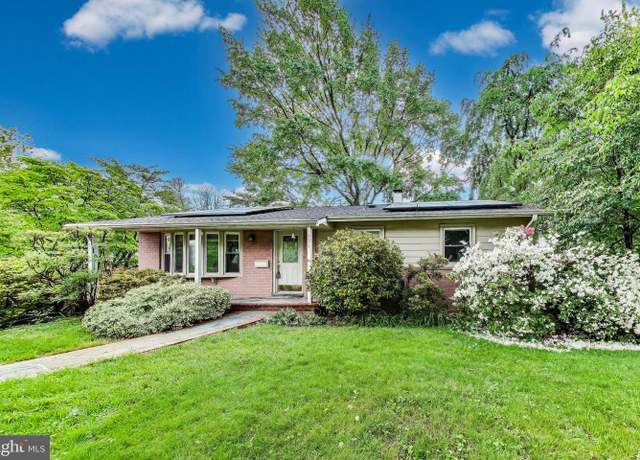 Property at 4951 Roslyn Rd, Annandale, VA 22003, 4 beds, 3 baths