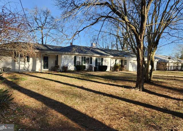 Property at 209 Lucom Point Dr, Reedville, VA 22539, 3 beds, 2 baths