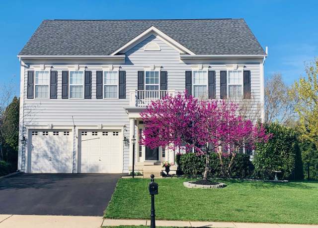 Property at 16124 Woodley Hills Rd, Haymarket, VA 20169, 4 beds, 3.5 baths