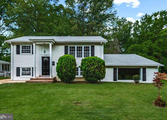 Property at 3706 Fairfield Ln, Woodbridge, VA 22193, 4 beds, 2 baths