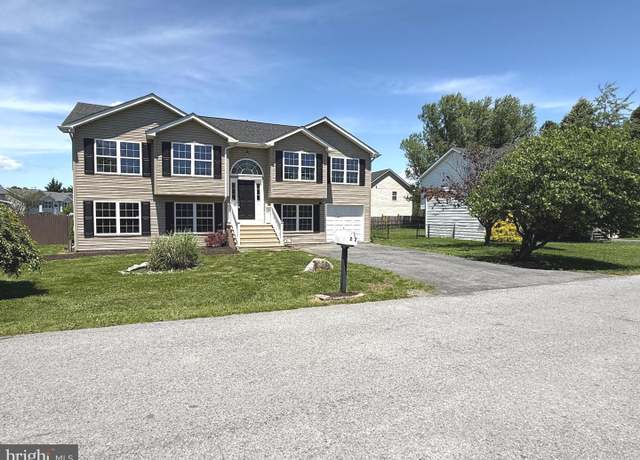 Property at 22 Halsey Ct, Martinsburg, WV 25405, 3 beds, 2 baths