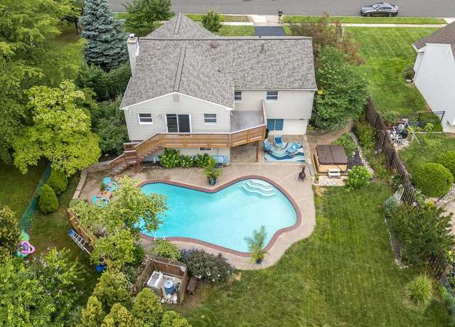 Property at 859 Stallion Rd, Warrington, PA 18976, 4 beds, 3 baths