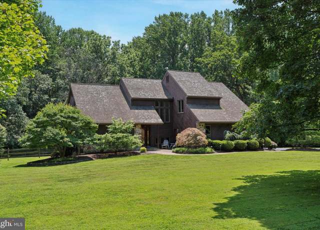 Property at 1076 Heartsease Dr, West Chester, PA 19382, 4 beds, 3.5 baths