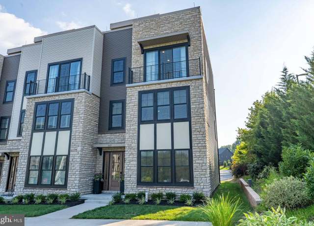 Property at 367 W Horseshoe Trl, Newtown Square, PA 19073, 3 beds, 3.5 baths
