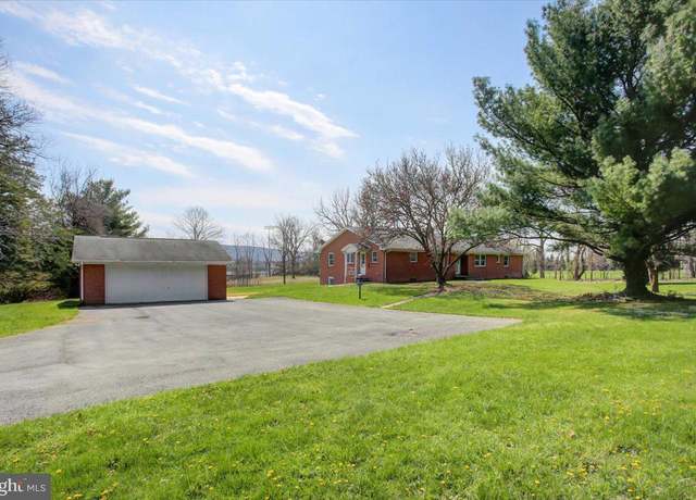 Property at 201 Myrtle Ave, Waynesboro, PA 17268, 3 beds, 3 baths