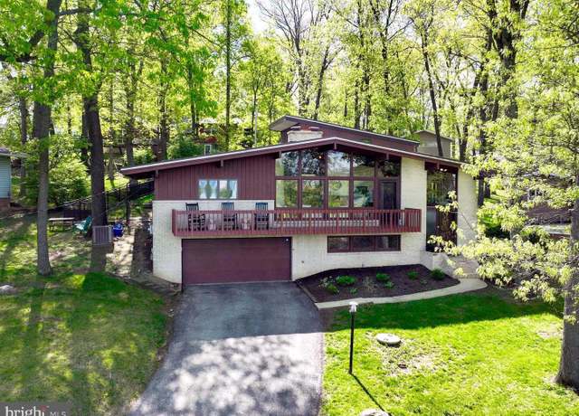 Property at 264 Greendale Rd, York, PA 17403, 4 beds, 3 baths