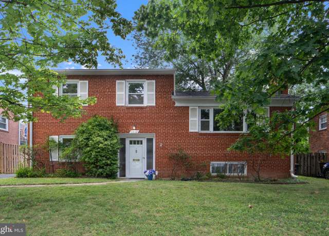 Property at 6412 24th St N, Arlington, VA 22207, 4 beds, 2.5 baths